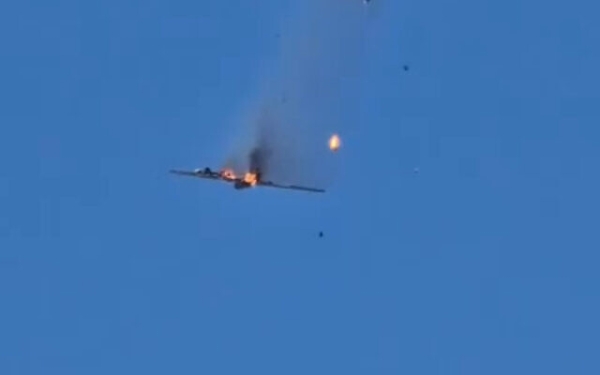 Un dron Hermes 900 de las FDI se estrella estrellándose en el sur del Líbano después de ser alcanzado por un misil tierra-aire de Hezbollah, el 1 de junio de 2024. 
