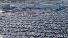 ¿Por qué miles de autos de alta gama Audi llevan meses estacionados en un puerto de Alemania?