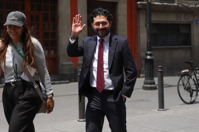 Anuncia Sheinbaum transición hacia jornada laboral de 40 horas