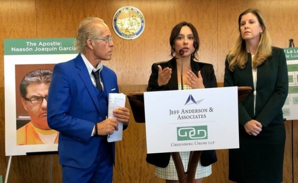 “Me enseñaron bailes eróticos para complacer a líderes de la Luz del Mundo”